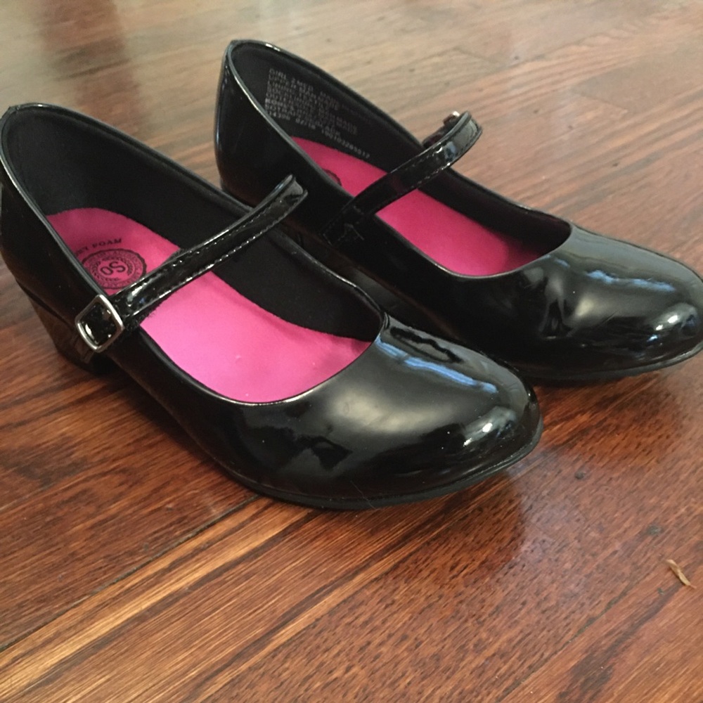SO brand Girls Patent Leather Dress Shoes